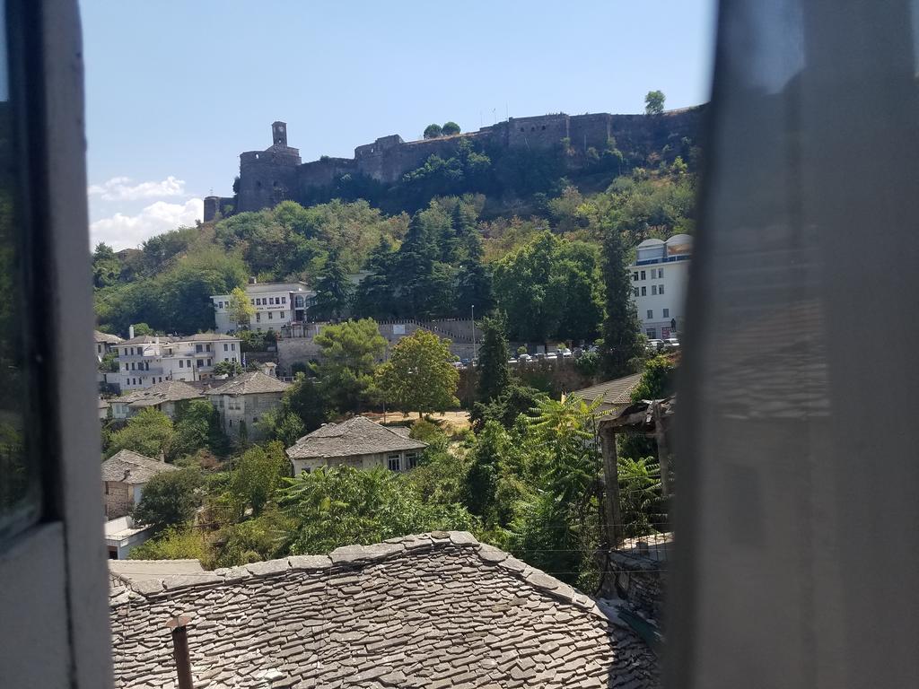 Lori'S Traditional House Gjirokaster Luaran gambar