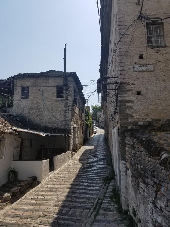 Lori'S Traditional House Gjirokaster Luaran gambar