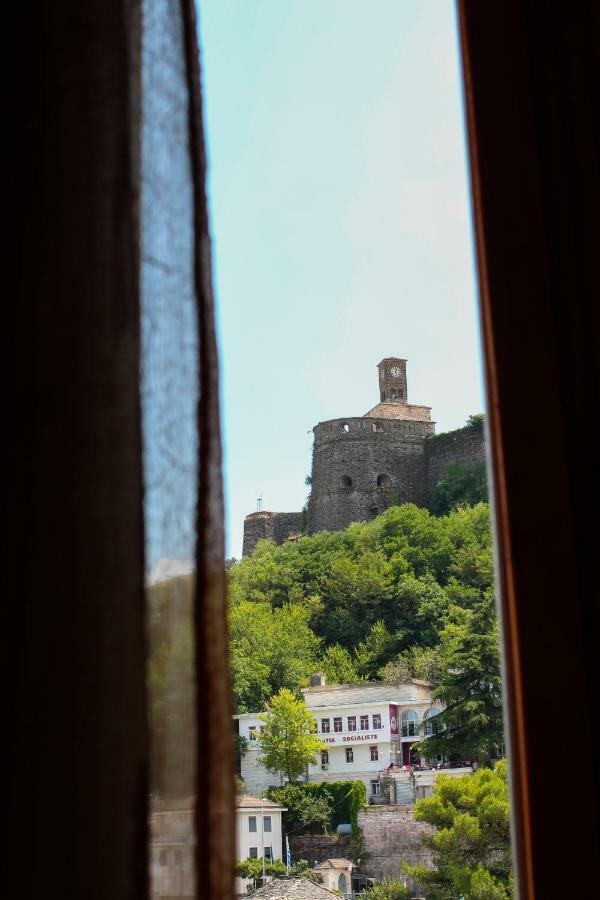 Lori'S Traditional House Gjirokaster Luaran gambar